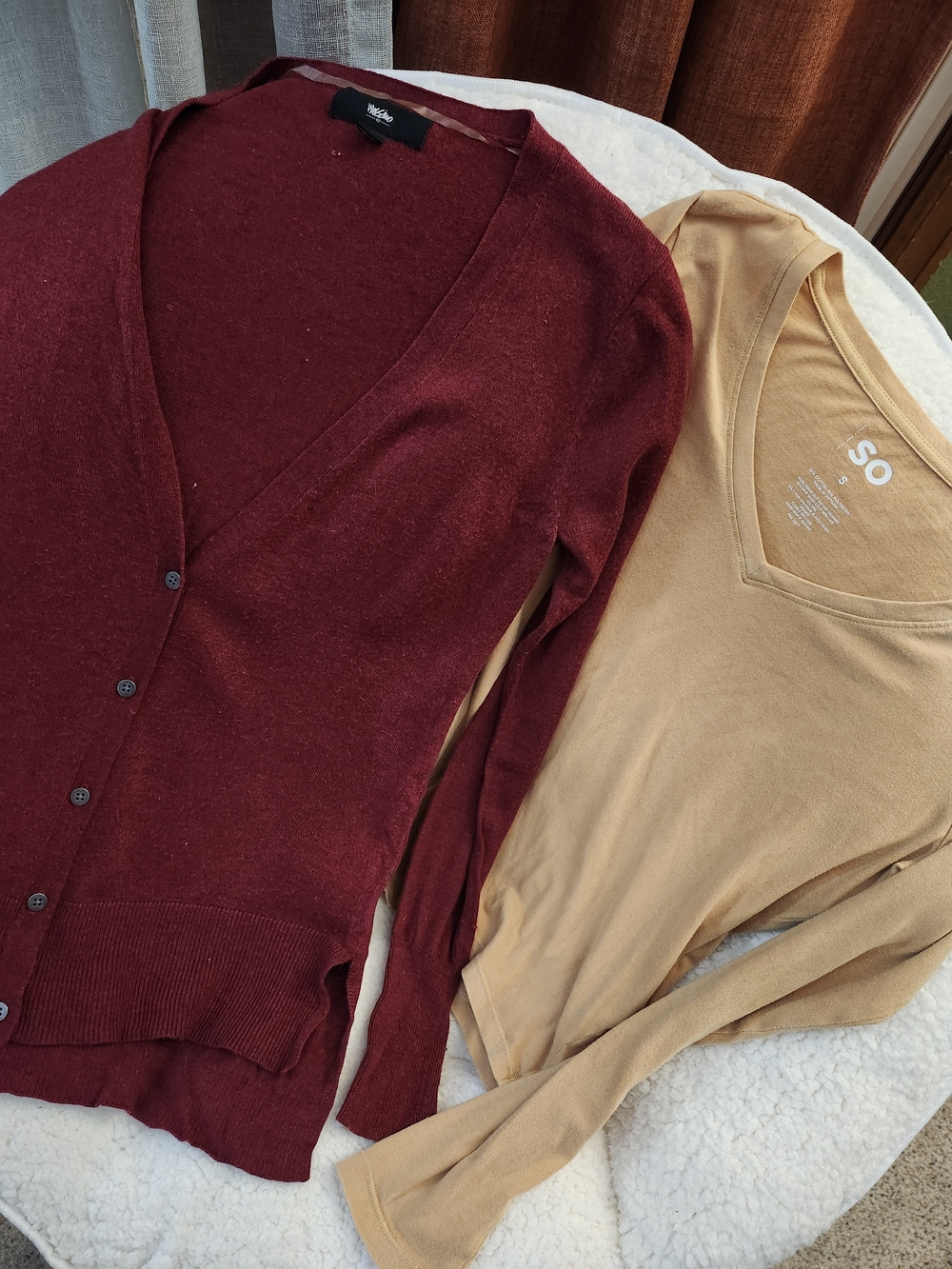SO Women's V-Neck Tee & Cardigan - Burgundy & Camel